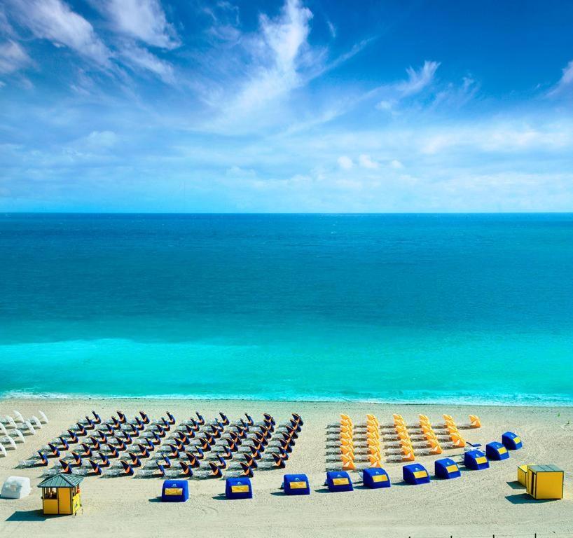 Parisian Hotel Miami Beach Esterno foto
